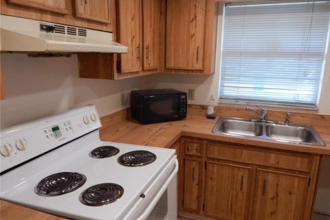 Villa ou maison à vendre à Kissimmee, Floride: 2 chambres, 99.78 m2 № 2221561 - photo 7