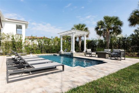 House in Four Corners, Florida 5 bedrooms, 356.47 sq.m. № 1835234 - photo 20