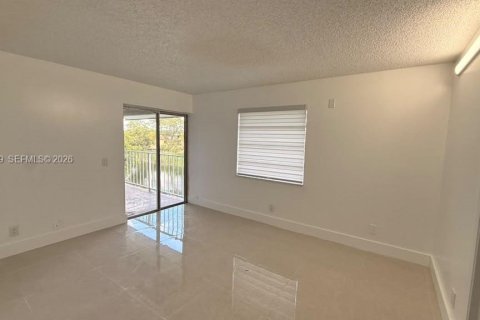 Copropriété à vendre à Miami, Floride: 3 chambres, 103.96 m2 № 2417471 - photo 18
