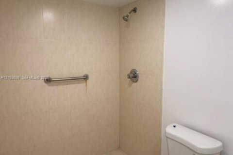 Copropriété à vendre à Miami, Floride: 3 chambres, 103.96 m2 № 2417471 - photo 29