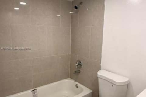 Copropriété à vendre à Miami, Floride: 3 chambres, 103.96 m2 № 2417471 - photo 26