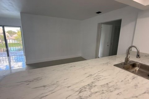 Copropriété à vendre à Miami, Floride: 3 chambres, 103.96 m2 № 2417471 - photo 14