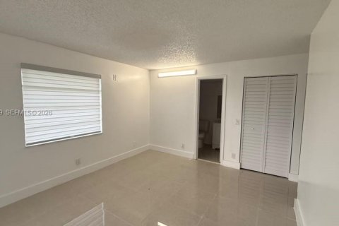 Copropriété à vendre à Miami, Floride: 3 chambres, 103.96 m2 № 2417471 - photo 23