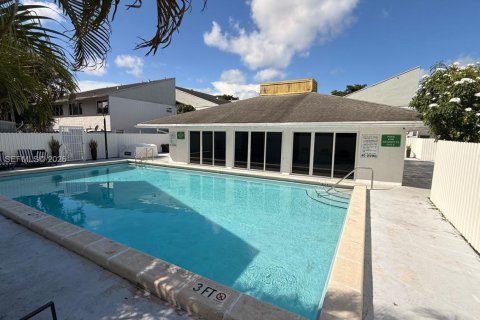 Copropriété à vendre à Miami, Floride: 3 chambres, 103.96 m2 № 2417471 - photo 3