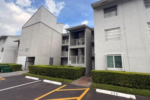 Copropriété à vendre à Miami, Floride: 3 chambres, 103.96 m2 № 2417471 - photo 2