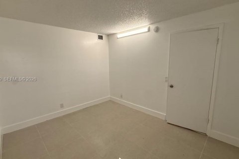 Copropriété à vendre à Miami, Floride: 3 chambres, 103.96 m2 № 2417471 - photo 20