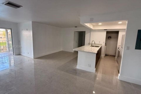 Copropriété à vendre à Miami, Floride: 3 chambres, 103.96 m2 № 2417471 - photo 12