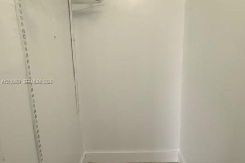 Copropriété à vendre à Miami, Floride: 3 chambres, 103.96 m2 № 2417471 - photo 25