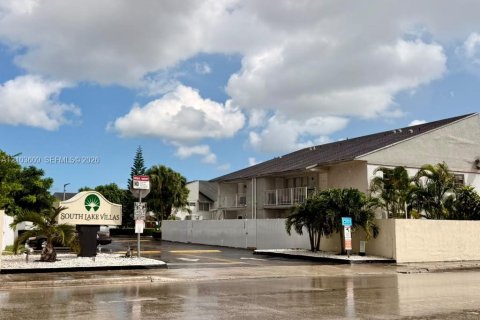 Copropriété à vendre à Miami, Floride: 3 chambres, 103.96 m2 № 2417471 - photo 4