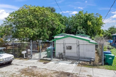 Casa en venta en Miami, Florida, 4 dormitorios, 88.54 m2 № 1893423 - foto 6