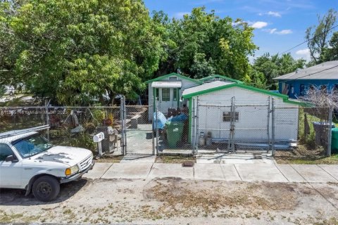 Casa en venta en Miami, Florida, 4 dormitorios, 88.54 m2 № 1893423 - foto 7