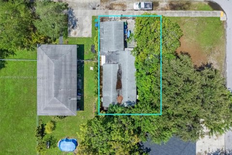 Casa en venta en Miami, Florida, 4 dormitorios, 88.54 m2 № 1893423 - foto 4