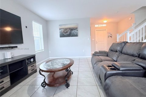 Casa en venta en Homestead, Florida, 4 dormitorios, 212.93 m2 № 2378531 - foto 24