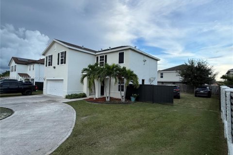 Casa en venta en Homestead, Florida, 4 dormitorios, 212.93 m2 № 2378531 - foto 4