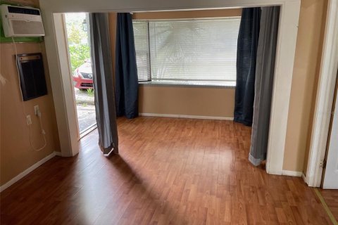Apartamento en alquiler en Saint Petersburg, Florida, 1 dormitorio, 42.36 m2 № 2156513 - foto 2