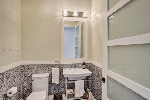 Casa en venta en Lighthouse Point, Florida, 4 dormitorios, 323.11 m2 № 1936158 - foto 28