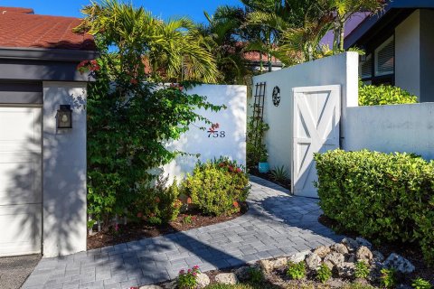Villa ou maison à vendre à Osprey, Floride: 2 chambres, 146.23 m2 № 2434512 - photo 9