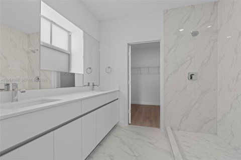 Casa en venta en Homestead, Florida, 5 dormitorios, 276.01 m2 № 2054746 - foto 26