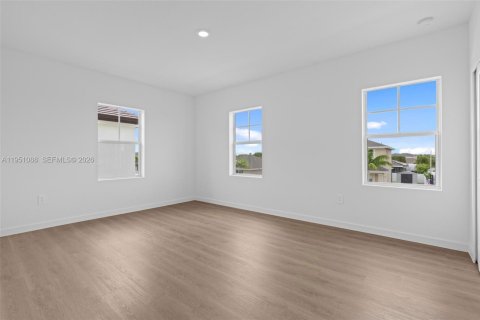 Casa en venta en Homestead, Florida, 5 dormitorios, 276.01 m2 № 2054746 - foto 30