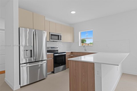 Casa en venta en Homestead, Florida, 5 dormitorios, 276.01 m2 № 2054746 - foto 11