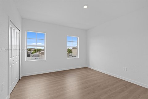 Casa en venta en Homestead, Florida, 5 dormitorios, 276.01 m2 № 2054746 - foto 28