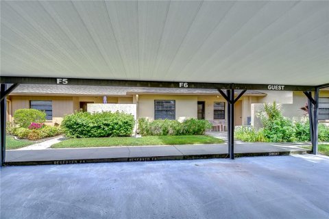 Condominio en venta en Zephyrhills, Florida, 2 dormitorios, 101.64 m2 № 1850182 - foto 8