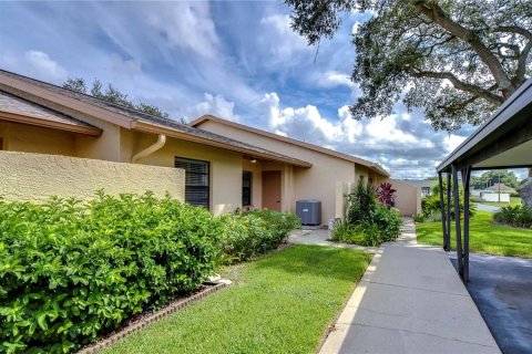 Condominio en venta en Zephyrhills, Florida, 2 dormitorios, 101.64 m2 № 1850182 - foto 6
