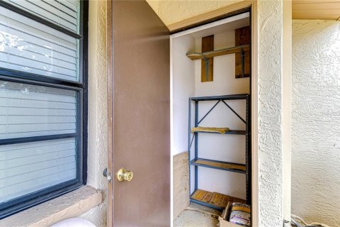 Condominio en venta en Zephyrhills, Florida, 2 dormitorios, 101.64 m2 № 1850182 - foto 9