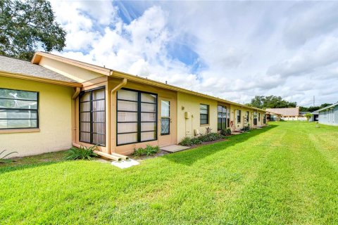 Condominio en venta en Zephyrhills, Florida, 2 dormitorios, 101.64 m2 № 1850182 - foto 14