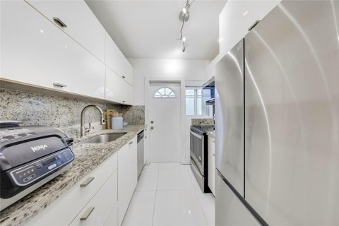 Copropriété à vendre à Miami Beach, Floride: 1 chambre, 69.12 m2 № 1999718 - photo 9