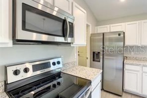 House in Astatula, Florida 4 bedrooms, 152.73 sq.m. № 1912962 - photo 10