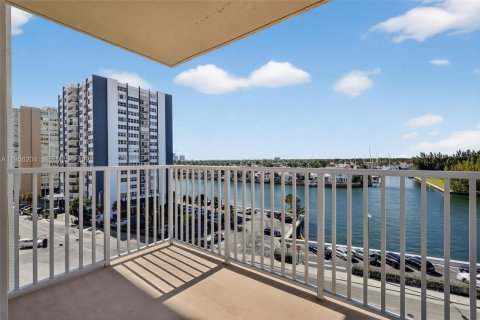 Condo in Hollywood, Florida, 2 bedrooms  № 2023530