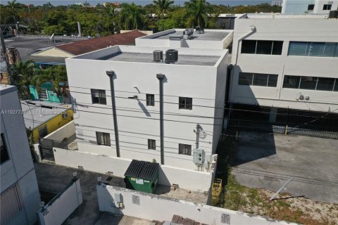 Immobilier commercial à vendre à Miami, Floride № 2051830 - photo 18