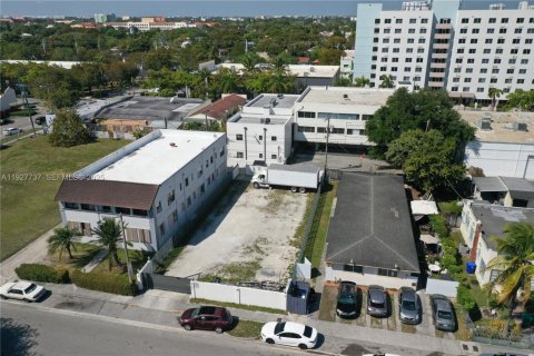 Immobilier commercial à vendre à Miami, Floride № 2051830 - photo 13