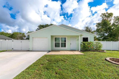 Villa ou maison à Royal Palm Beach, Floride 3 chambres, 100.8 m2 № 2085128