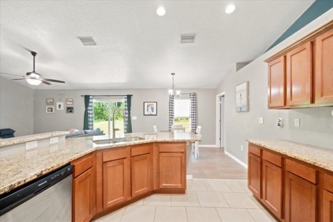 Casa en venta en Weeki Wachee, Florida, 3 dormitorios, 162.02 m2 № 2199491 - foto 25