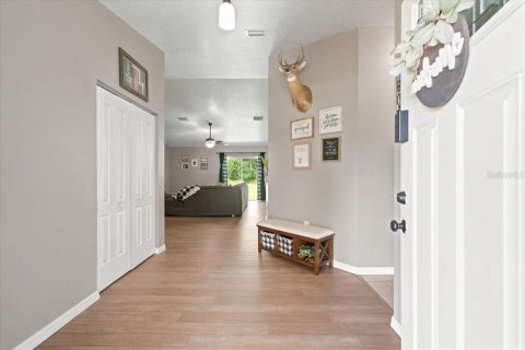 Casa en venta en Weeki Wachee, Florida, 3 dormitorios, 162.02 m2 № 2199491 - foto 16