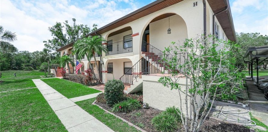 Condo in Lake Wales, Florida, 2 bedrooms  № 2377843