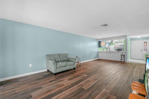 Condo in Lake Wales, Florida, 2 bedrooms  № 2377843 - photo 12