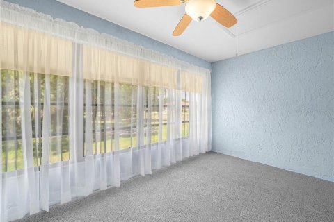 Condo in Lake Wales, Florida, 2 bedrooms  № 2377843 - photo 11