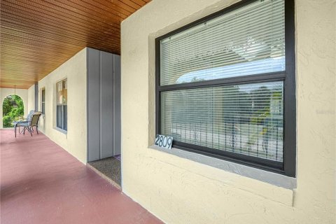 Condo in Lake Wales, Florida, 2 bedrooms  № 2377843 - photo 2
