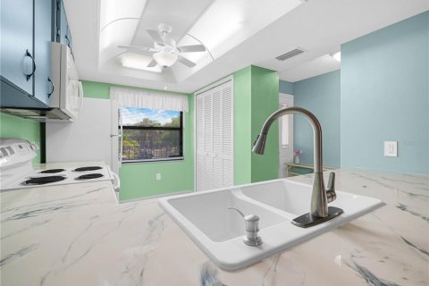 Condo in Lake Wales, Florida, 2 bedrooms  № 2377843 - photo 7