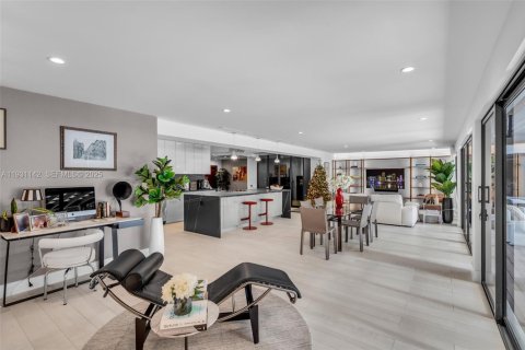 Villa ou maison à vendre à Miami Shores, Floride: 4 chambres, 292.18 m2 № 1989968 - photo 17