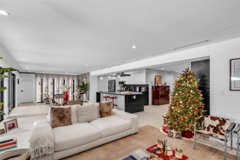 Villa ou maison à vendre à Miami Shores, Floride: 4 chambres, 292.18 m2 № 1989968 - photo 14