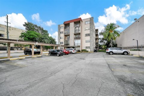Copropriété à vendre à Miami, Floride: 2 chambres, 69.49 m2 № 2010882 - photo 3