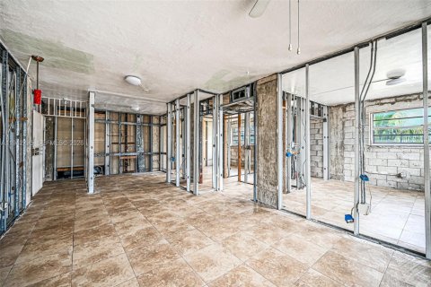 Copropriété à vendre à Miami, Floride: 2 chambres, 69.49 m2 № 2010882 - photo 14