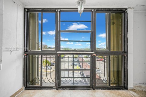 Copropriété à vendre à Miami, Floride: 2 chambres, 69.49 m2 № 2010882 - photo 24