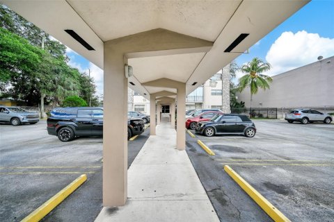 Copropriété à vendre à Miami, Floride: 2 chambres, 69.49 m2 № 2010882 - photo 5