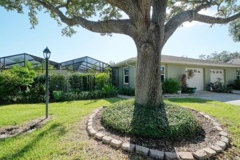 Villa ou maison à vendre à Sarasota, Floride: 2 chambres, 95.5 m2 № 2427503 - photo 2