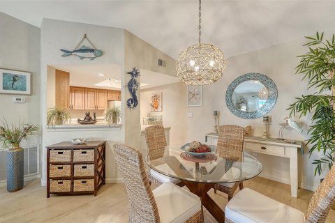 Villa ou maison à vendre à Sarasota, Floride: 2 chambres, 95.5 m2 № 2427503 - photo 12